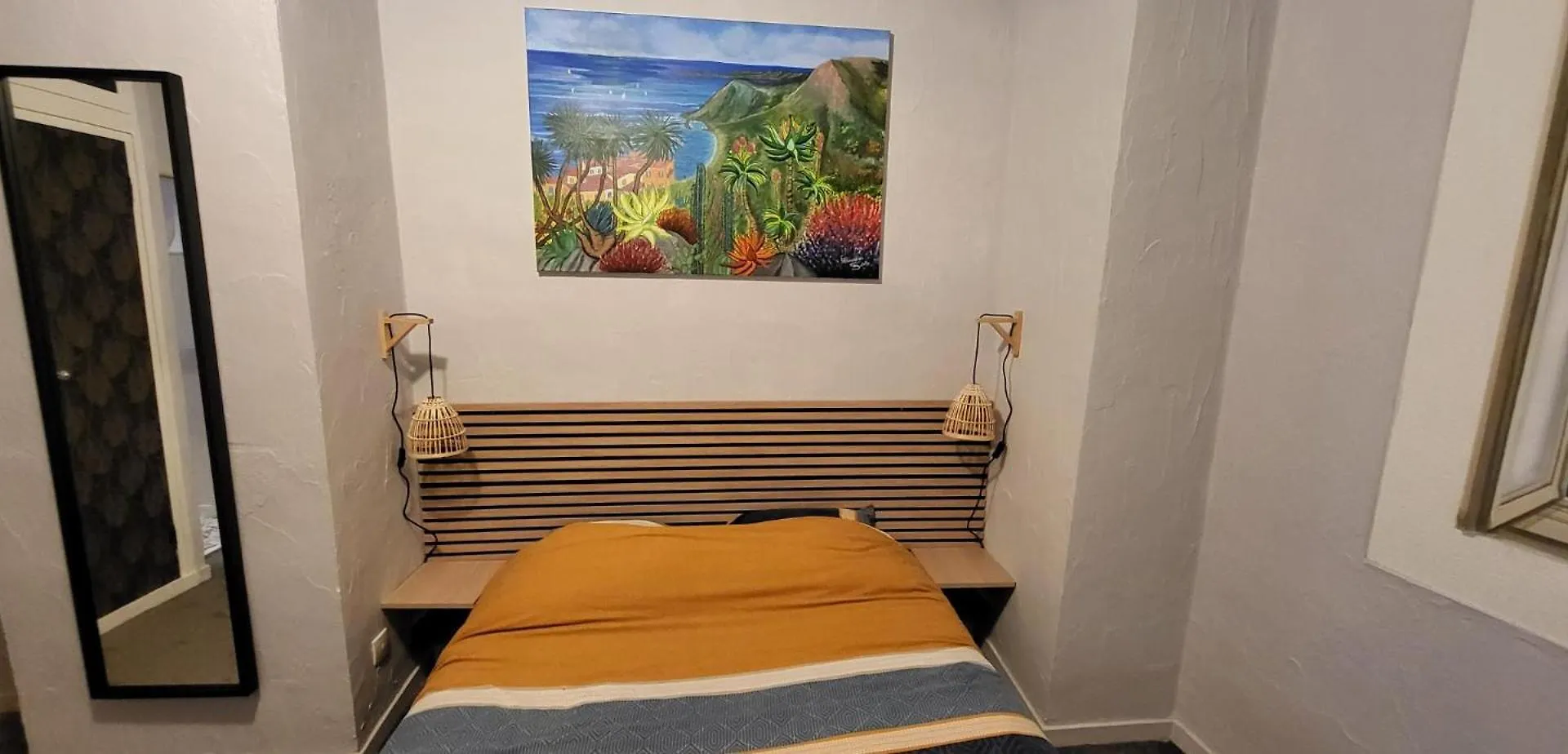Au Coeur Du Vieux Nice Apartment